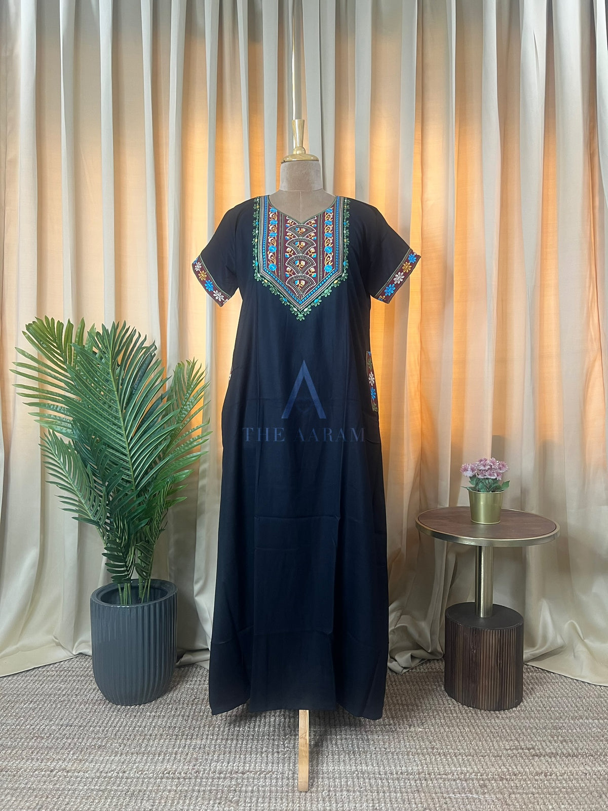 Rani Chennamma – Bhopali Embroidery Alpine A-Line Nighty